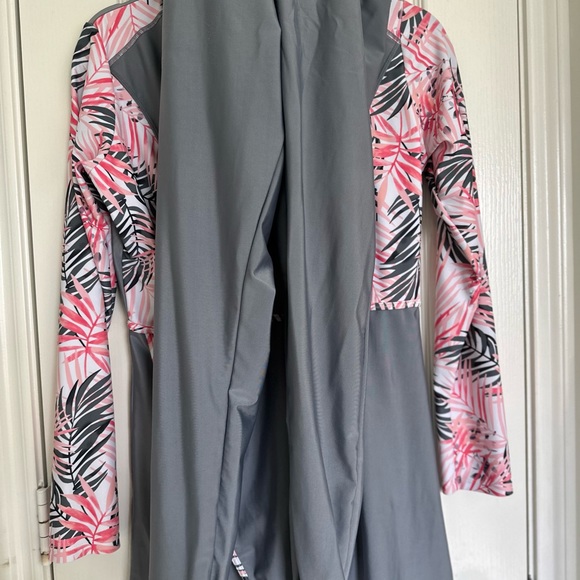 Urban Modesty Floral and Gray Burkini - Picture 2 of 6